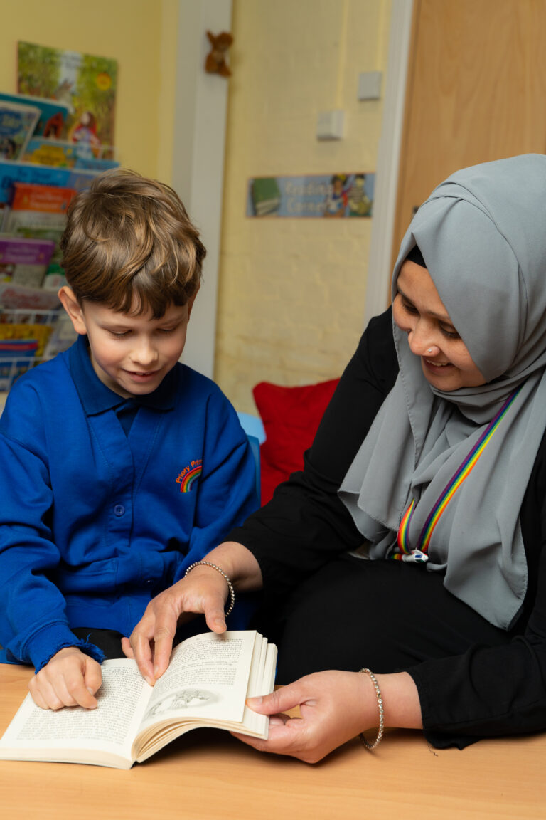 Schoolreaders volunteer in Leicestershire and Rutland schools